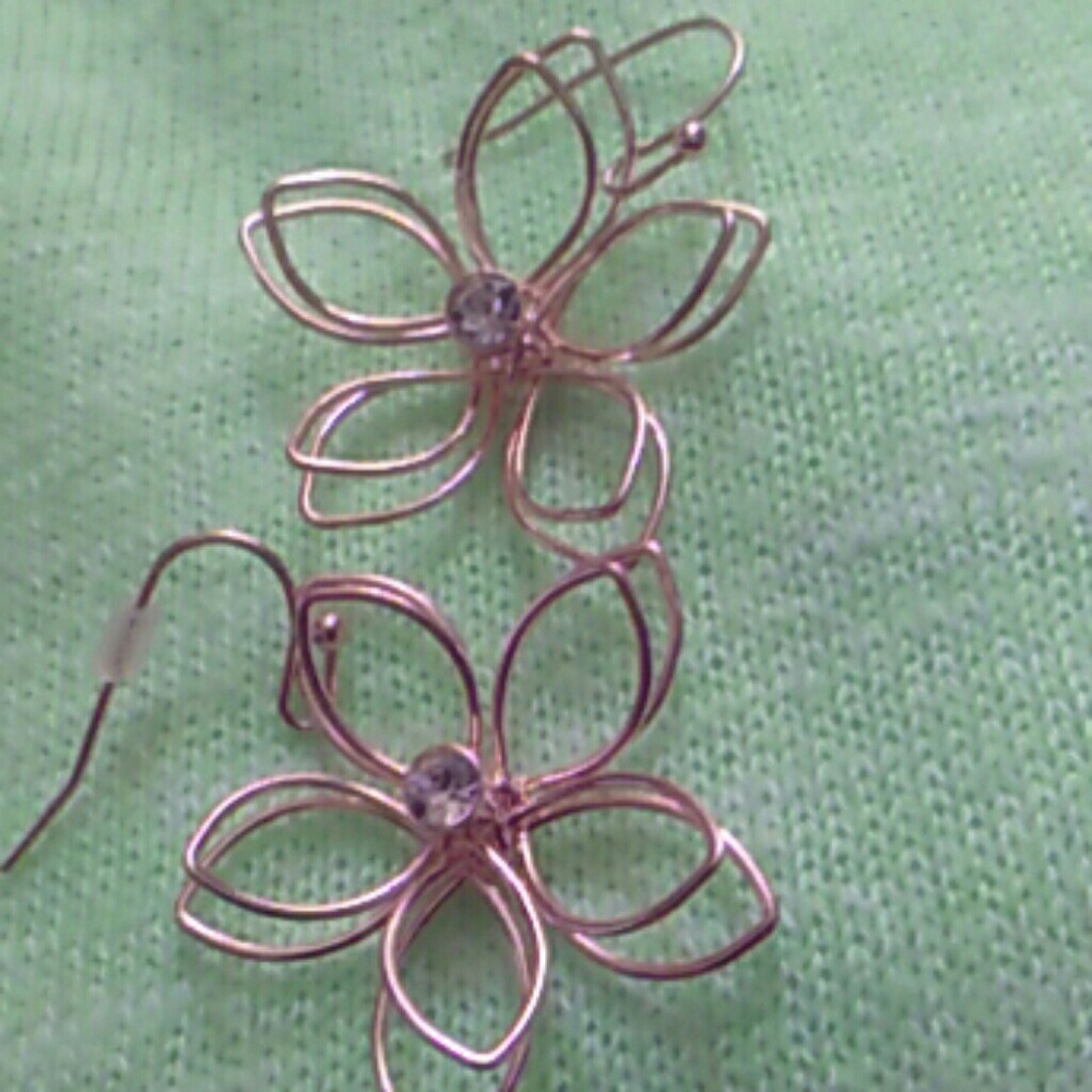 Rose gold flower earrings